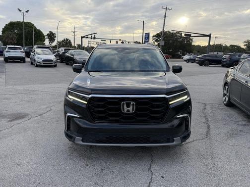 Black 2023 Honda Pilot Touring