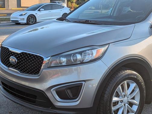 2017 Kia Sorento L