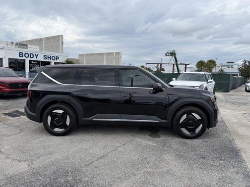 2026 Kia EV9 Light Long Range