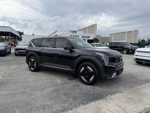 2026 Kia EV9 Light Long Range