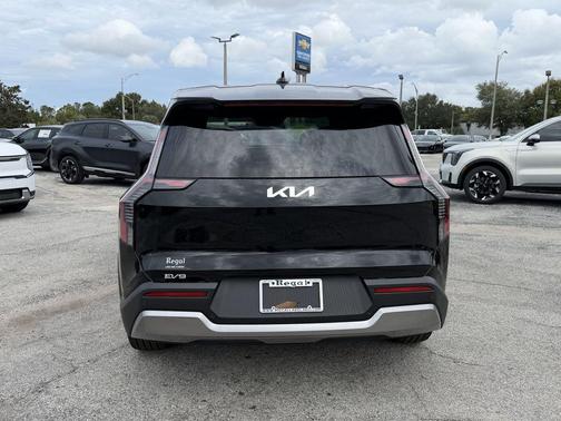 2026 Kia EV9 Light Long Range