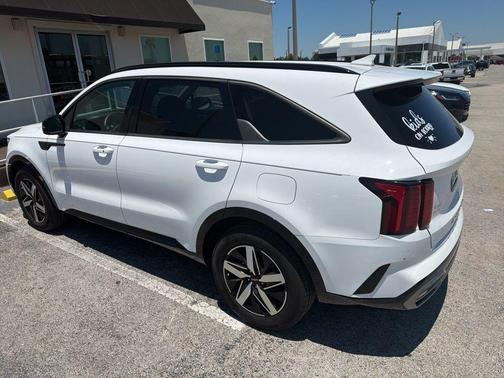 Glacial White Pearl 2022 Kia Sorento S