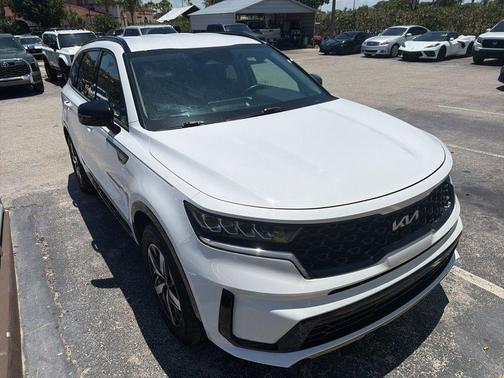 Glacial White Pearl 2022 Kia Sorento S