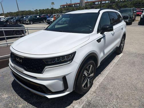 Glacial White Pearl 2022 Kia Sorento S