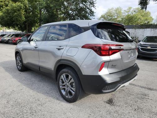 Steel Gray 2023 Kia Seltos LX