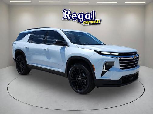 Polar White 2026 Chevrolet Traverse LT