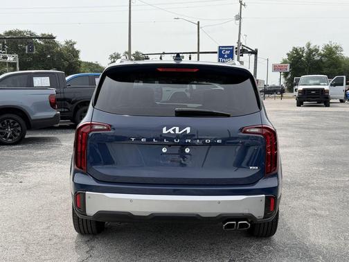 Midnight Black 2023 Kia Telluride S