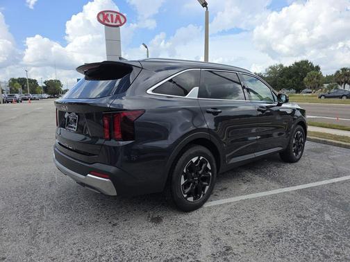 2025 Kia Sorento S