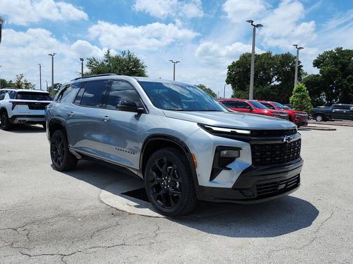 Sterling Gray Metallic 2026 Chevrolet Traverse RS