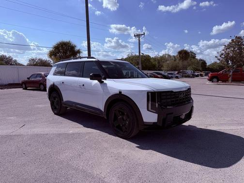 Glacial White Pearl 2027 Kia Telluride EX
