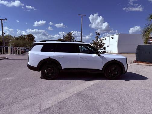 Glacial White Pearl 2027 Kia Telluride EX
