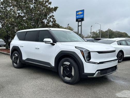 2026 Kia EV9 Light Long Range