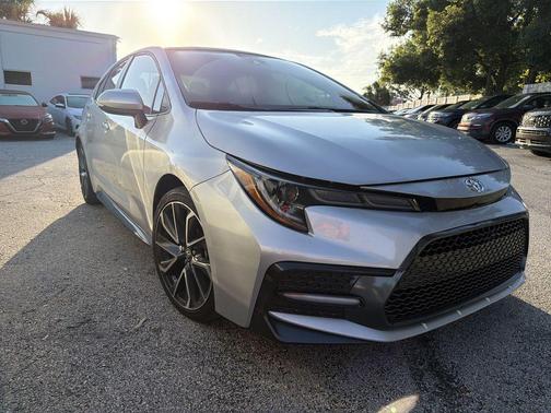 Classic Silver Metallic 2022 Toyota Corolla SE