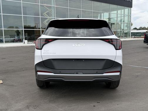 Glacial White Pearl 2026 Kia Sportage LX