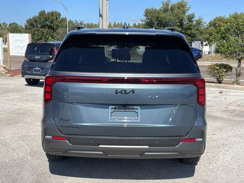2026 Kia Carnival SX