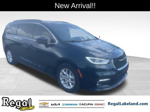 2022 Chrysler Pacifica Touring-L