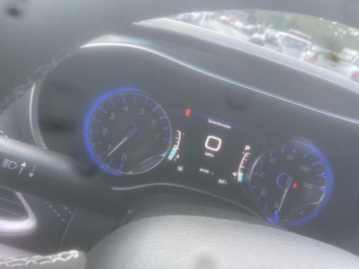 2022 Chrysler Pacifica Touring-L