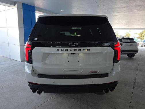 2025 Chevrolet Suburban RST