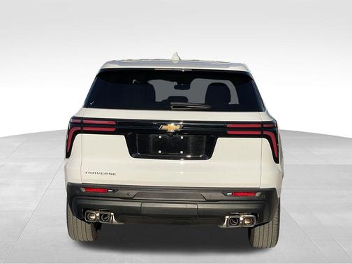 2024 Chevrolet Traverse LS