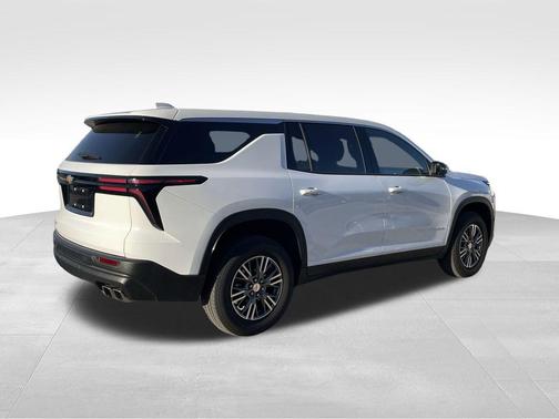 2024 Chevrolet Traverse LS