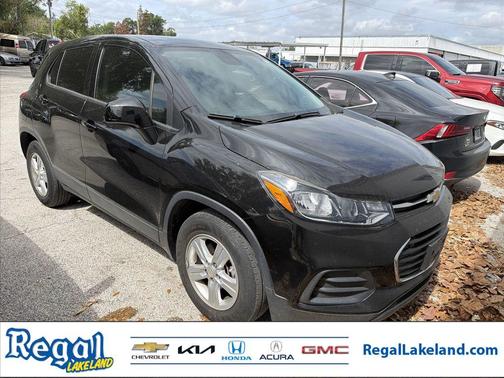 Mosaic Black Metallic 2022 Chevrolet Trax LS