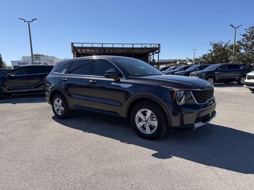 2026 Kia Sorento LX