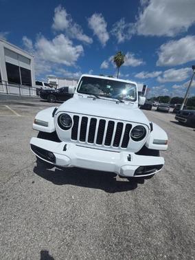 Bright White Clearcoat 2021 Jeep Gladiator Overland