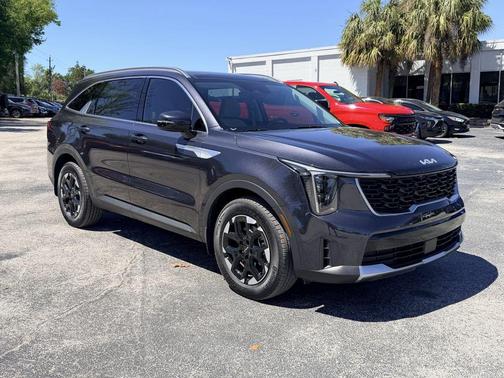 Metal 2025 Kia Sorento S