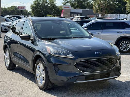 Blue Metallic 2022 Ford Escape SE
