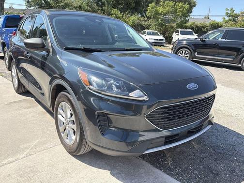 Blue Metallic 2022 Ford Escape SE