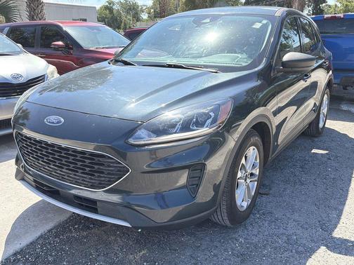 Blue Metallic 2022 Ford Escape SE