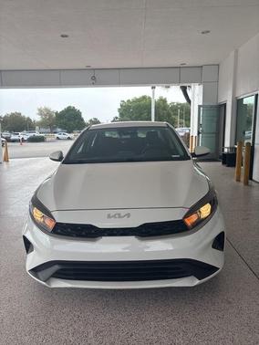 Clear White 2022 Kia Forte FE
