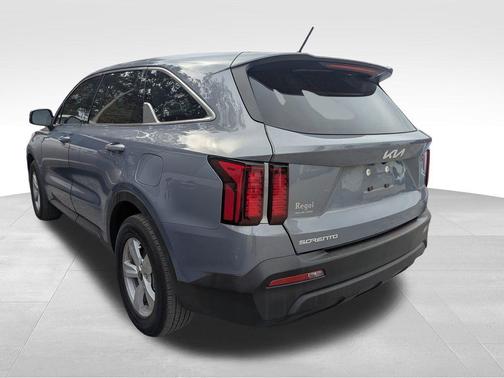 2023 Kia Sorento LX