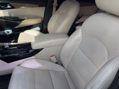 2017 Kia Cadenza Premium