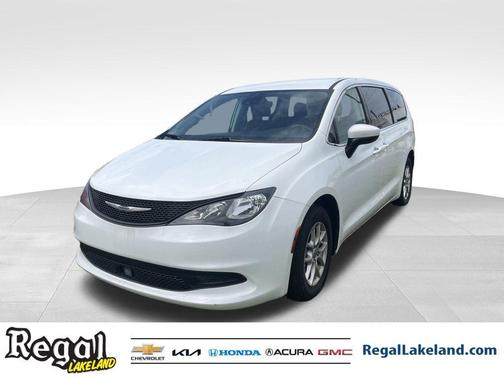 2023 Chrysler Voyager LX