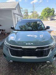 Blue / Black 2025 Kia Seltos S