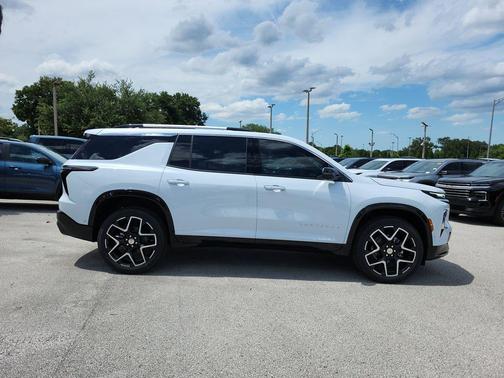 Polar White 2026 Chevrolet Traverse High Country