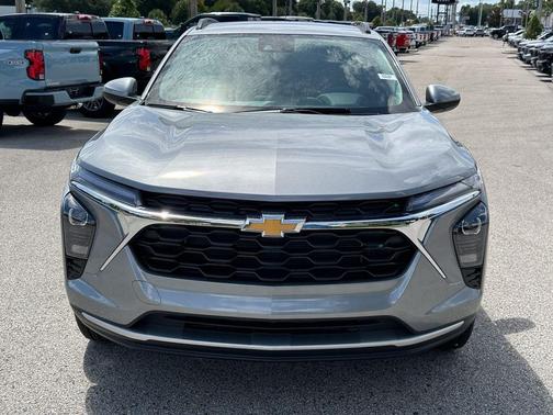 Sterling Gray Metallic 2026 Chevrolet Trax LT