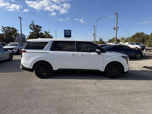 2026 Kia Carnival LXS