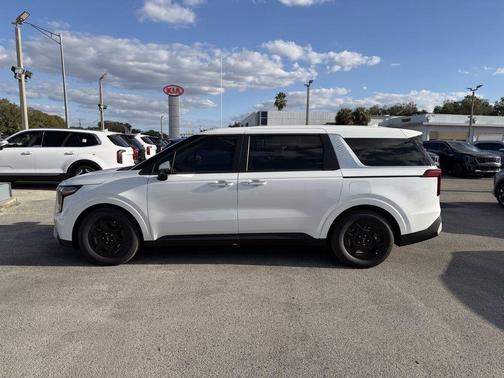 2026 Kia Carnival LXS