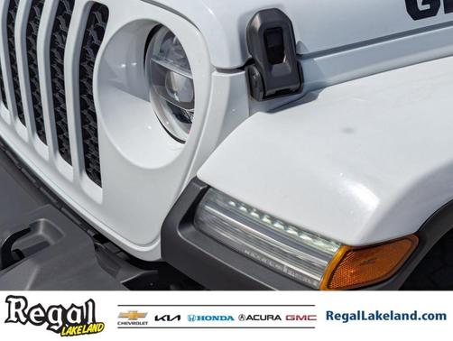 2022 Jeep Gladiator Sport