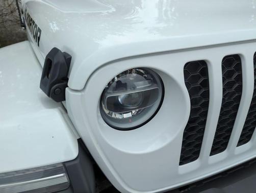 2022 Jeep Gladiator Sport