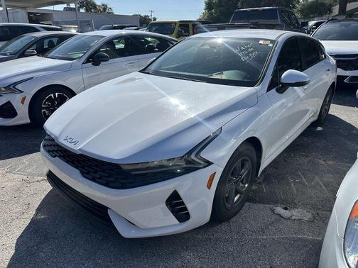 Glacial White Pearl 2023 Kia K5 LXS