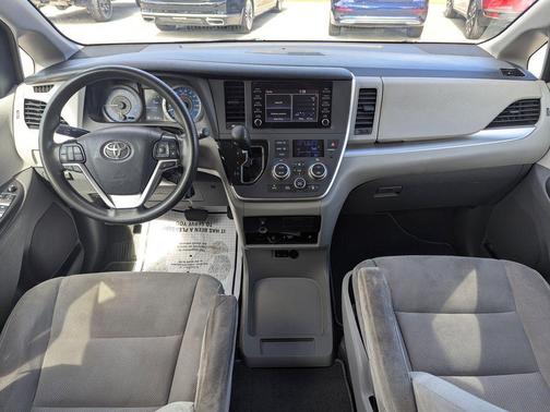 2020 Toyota Sienna L