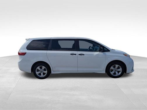 2020 Toyota Sienna L