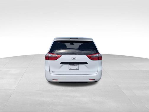 2020 Toyota Sienna L