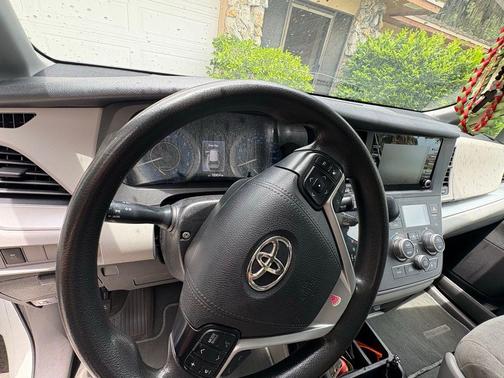2020 Toyota Sienna L