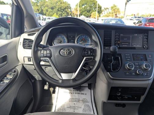 2020 Toyota Sienna L