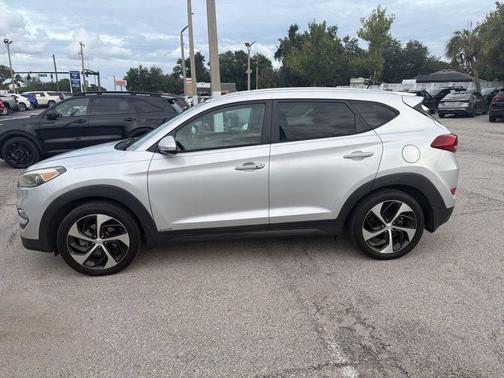 Chromium Silver 2016 Hyundai TUCSON Sport