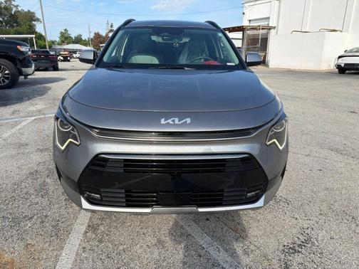 Steel Gray 2025 Kia Niro SX